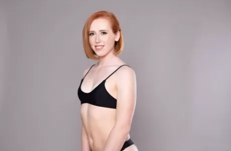 Потрясенная в исполнении Кензи Энн, Джин Голливуд Ню ХХХ 2