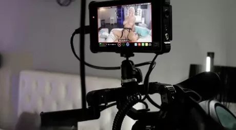 Видеоблог XXX с обнаженными фотографиями Лондон Ривер в главной роли 10