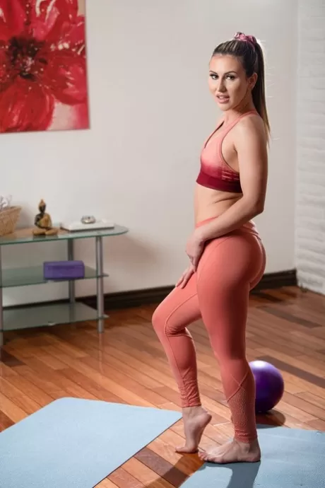 Спортивные лесбиянки Пейдж Оуэнс и Уитни Райт позировали для фотосессии SFW 4